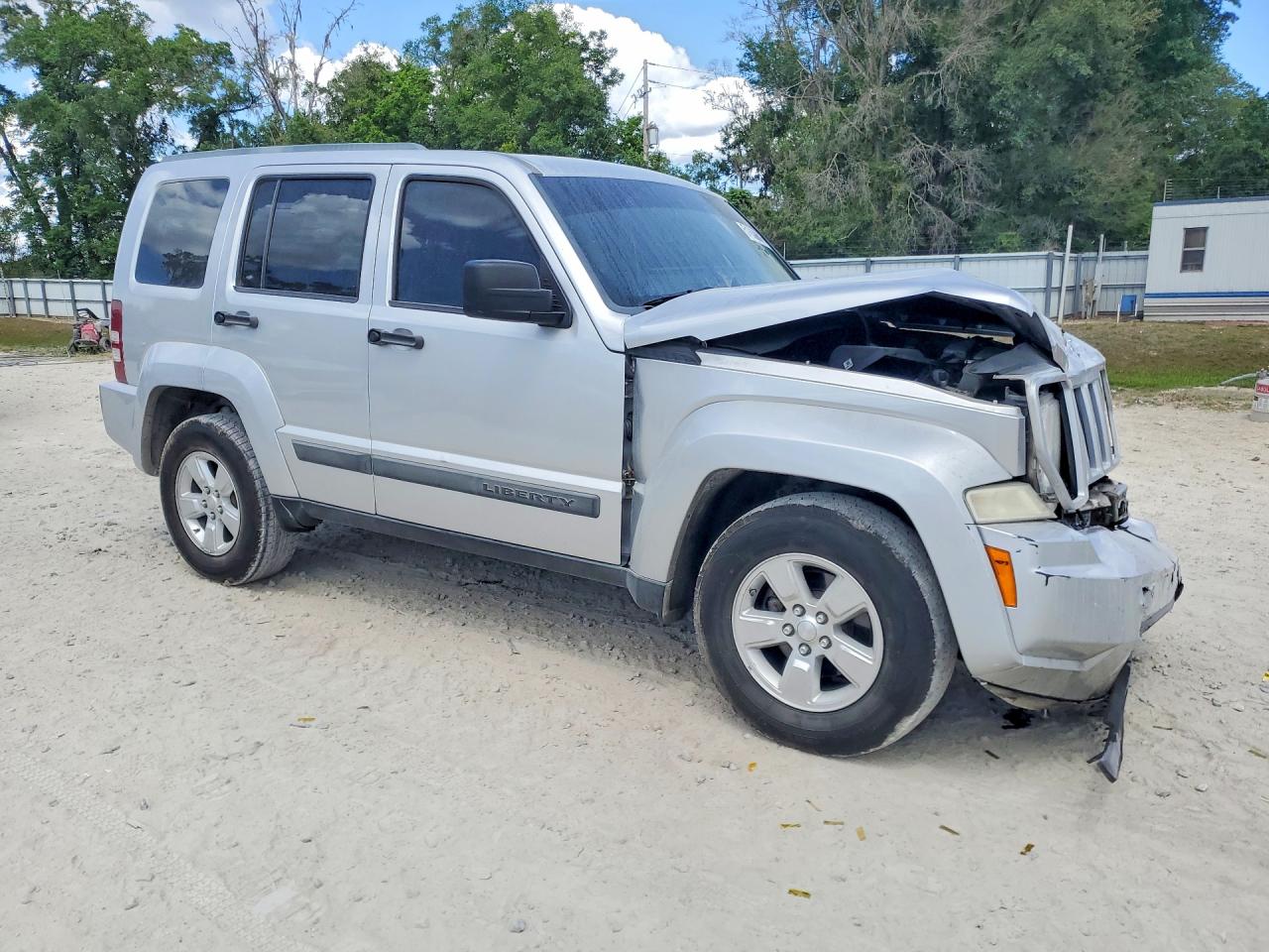 JEEP LIBERTY 2011 — 5