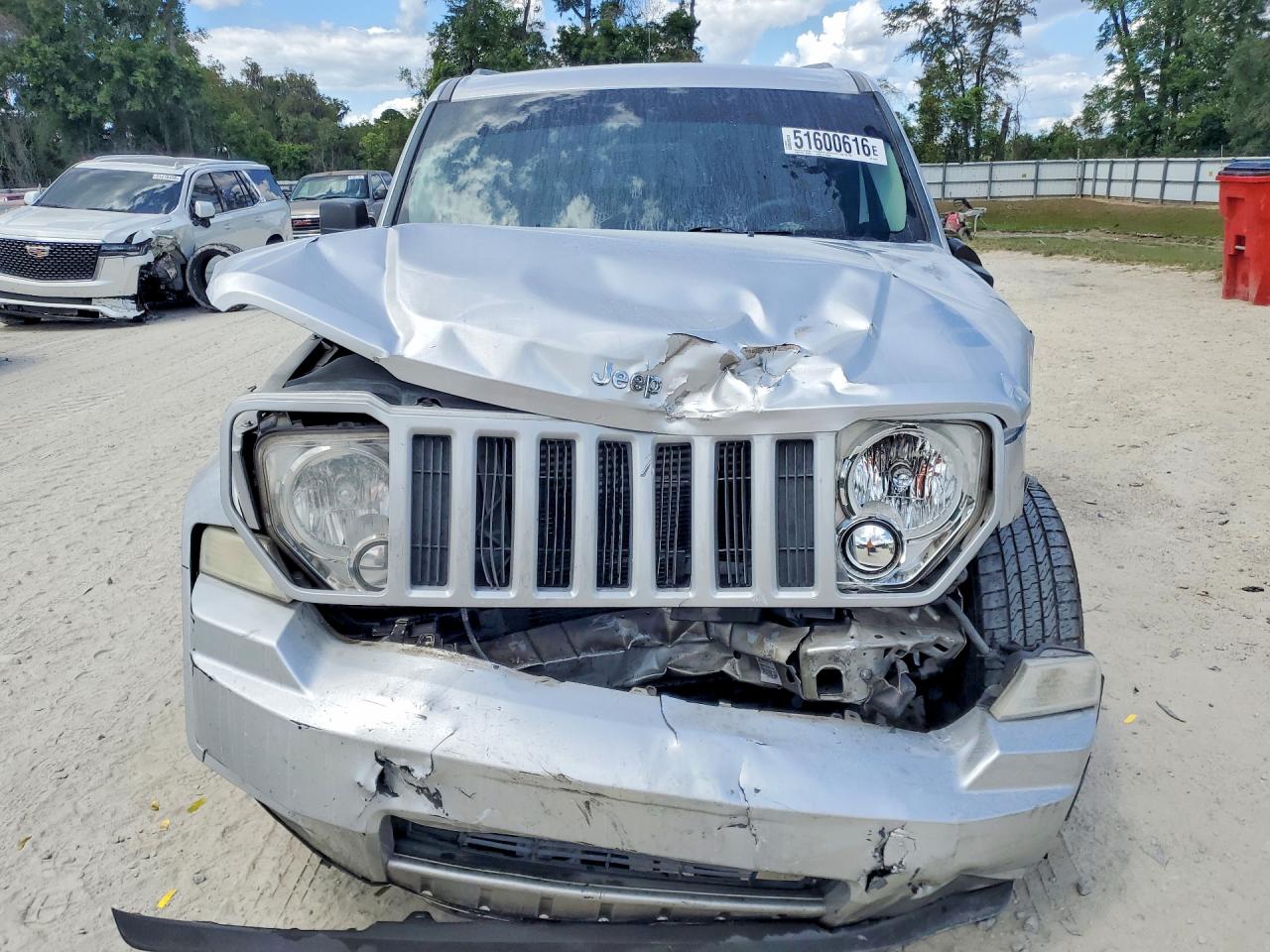 JEEP LIBERTY 2011 — 6