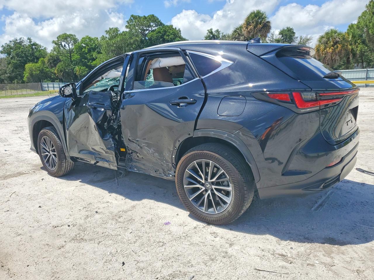 LEXUS NX 2025 — 3