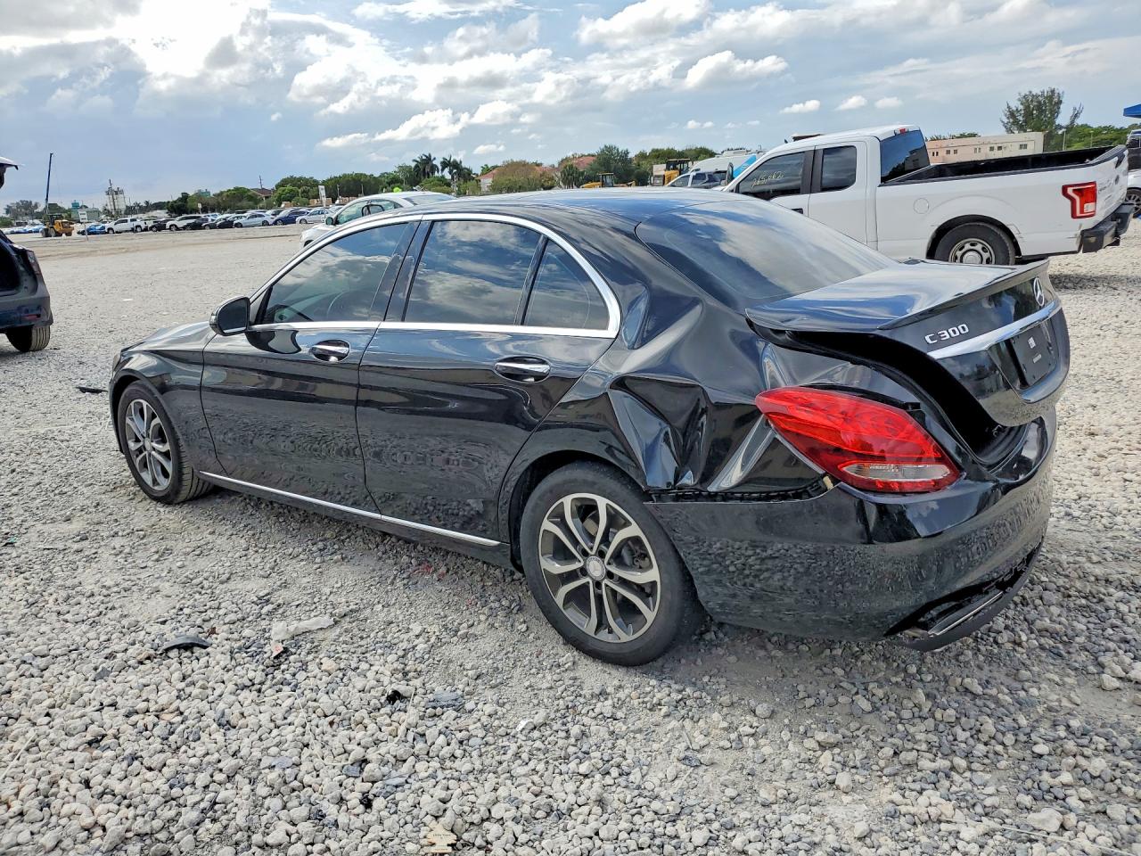 MERCEDES-BENZ C 2017 — 3