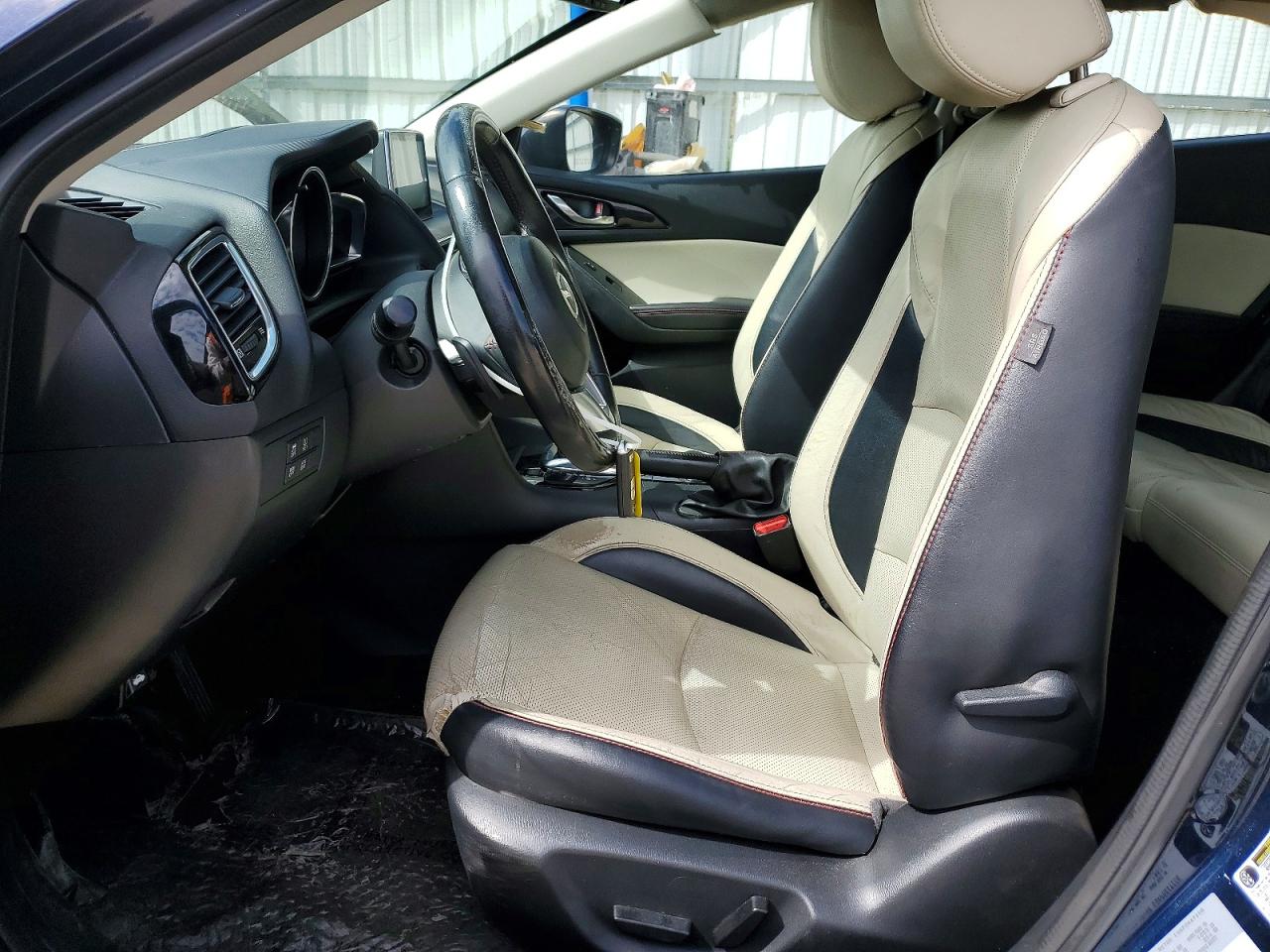 MAZDA 3 2016 — 8