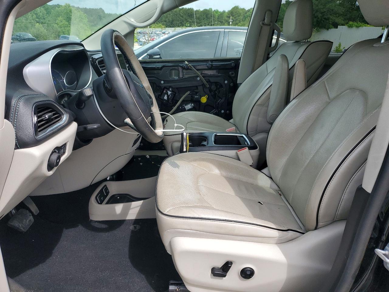CHRYSLER PACIFICA 2018 — 8