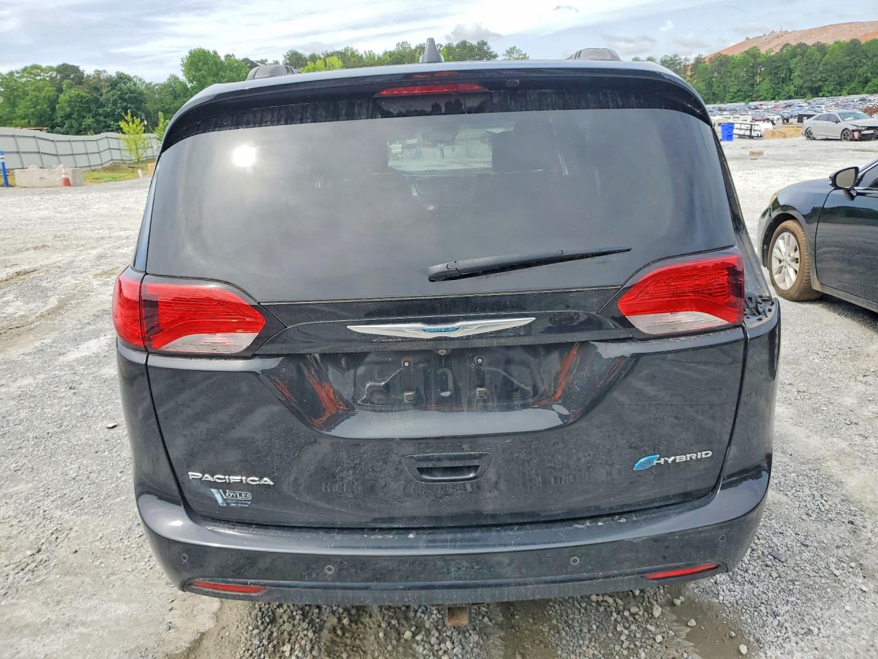 CHRYSLER PACIFICA 2018 — 7