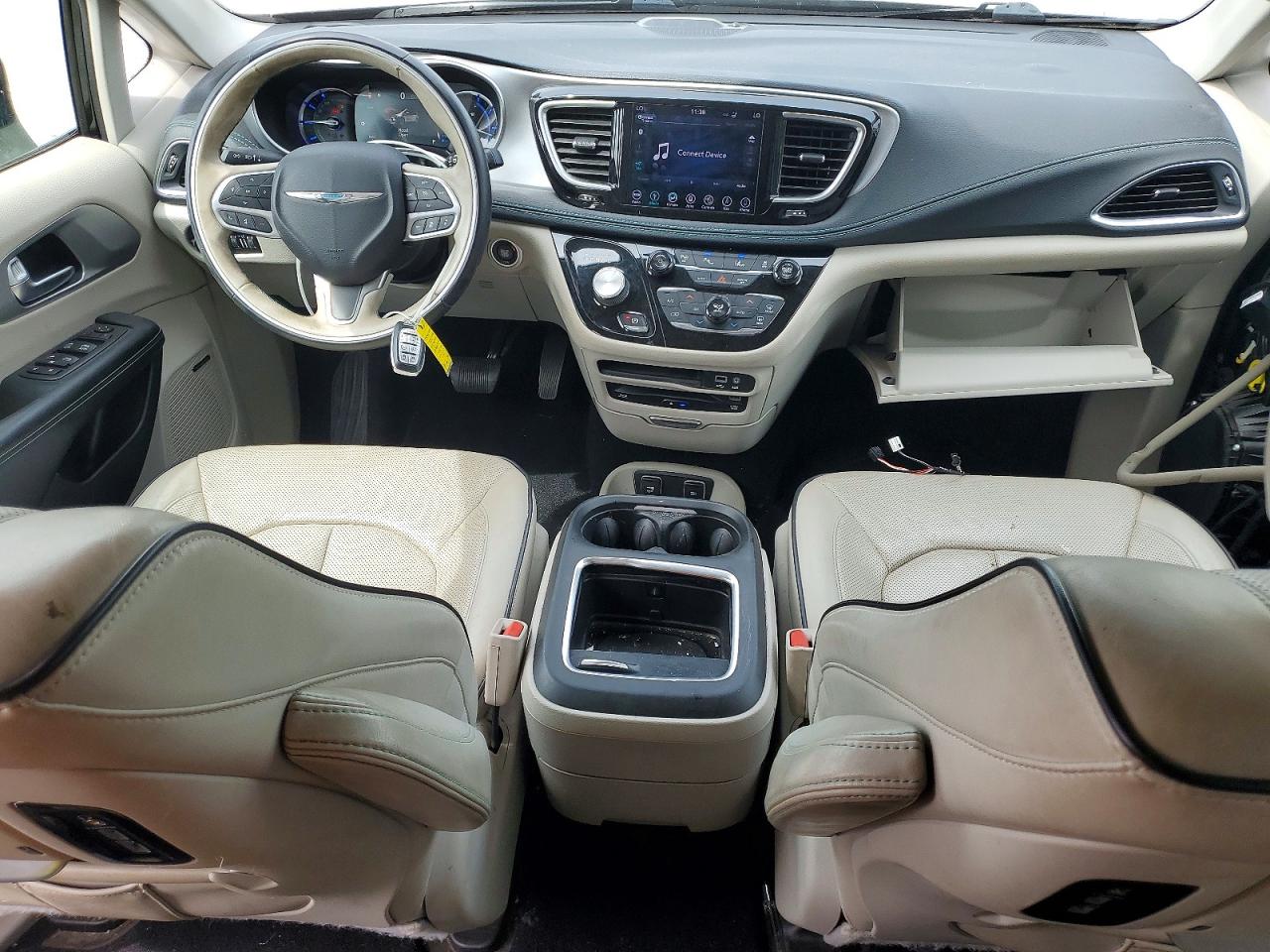 CHRYSLER PACIFICA 2018 — 9