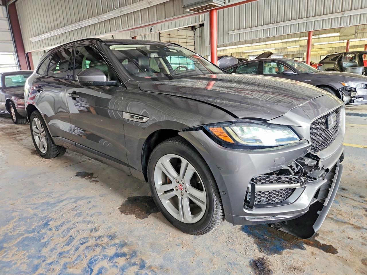 JAGUAR F-PACE 2017 — 5