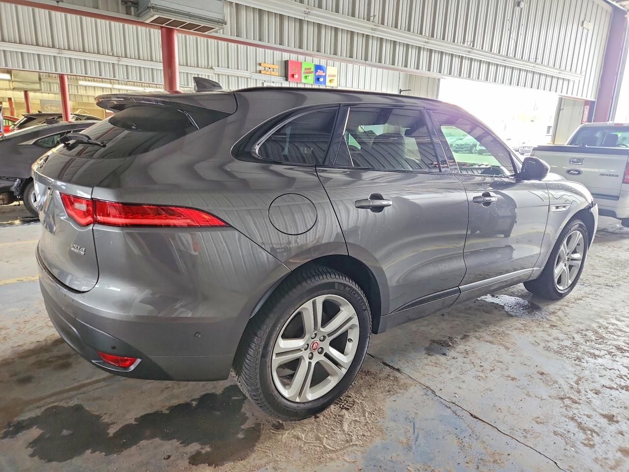 JAGUAR F-PACE 2017 — 4