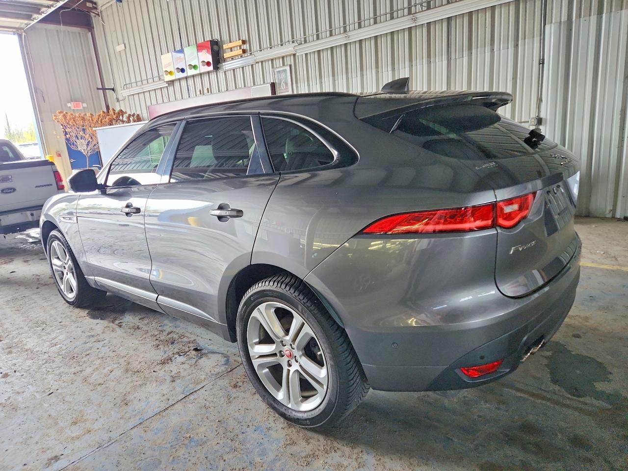 JAGUAR F-PACE 2017 — 3