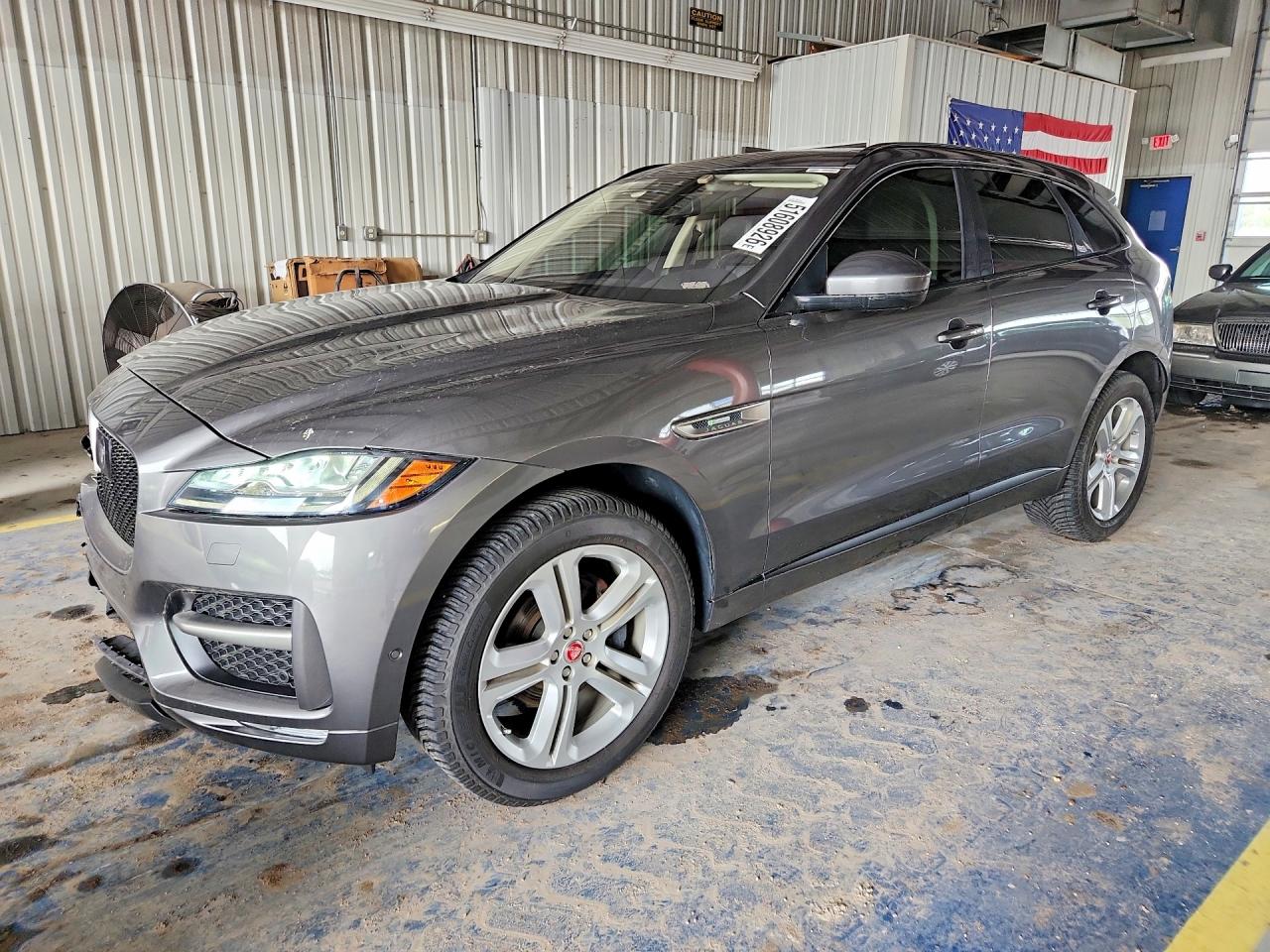 JAGUAR F-PACE 2017 — 2