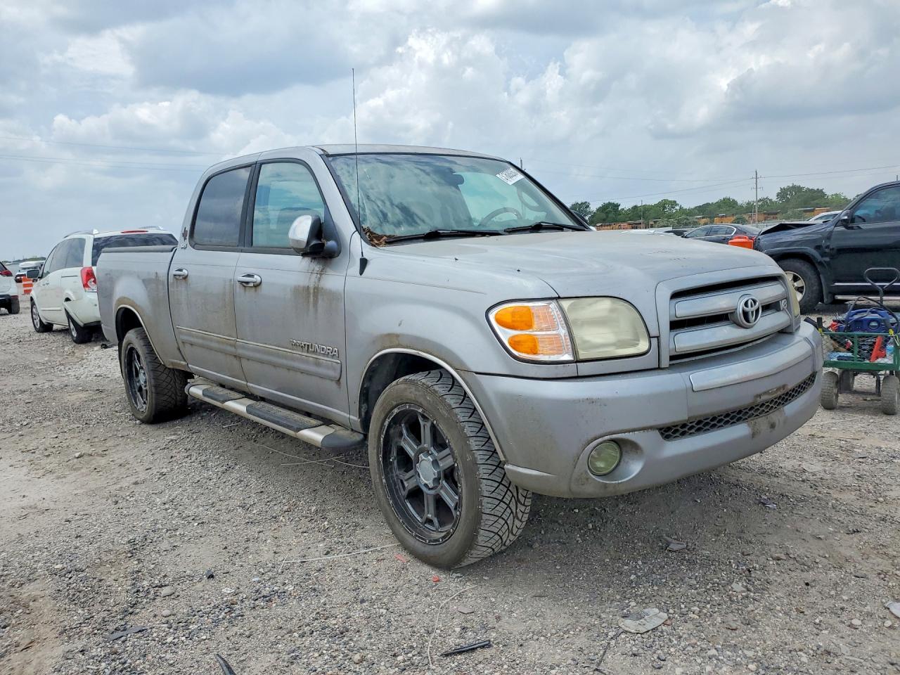 TOYOTA TUNDRA 2004 — 5