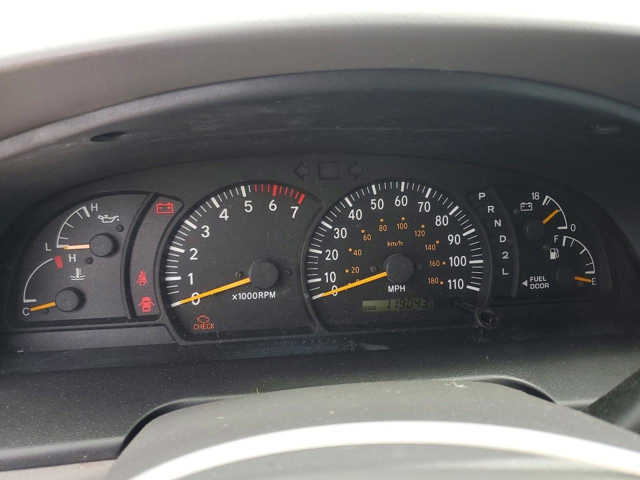 TOYOTA TUNDRA 2004 — 10