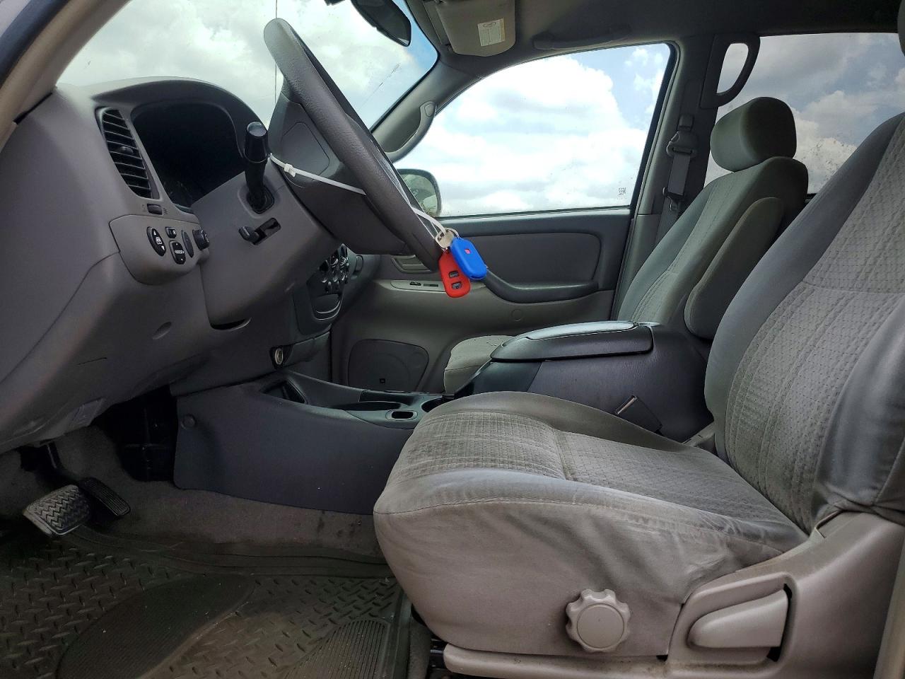 TOYOTA TUNDRA 2004 — 8