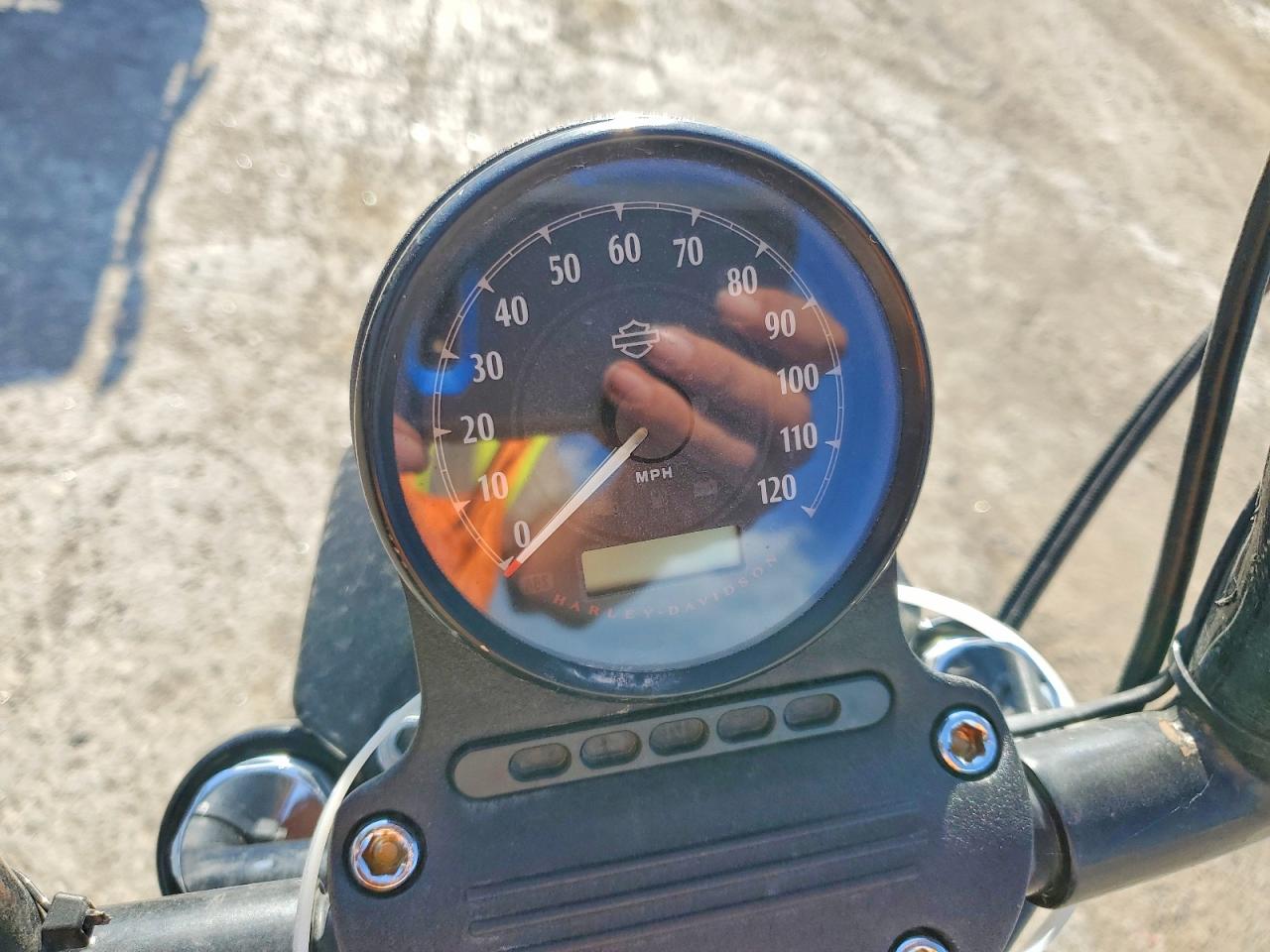 HARLEY-DAVIDSON XL883 2022 — 8