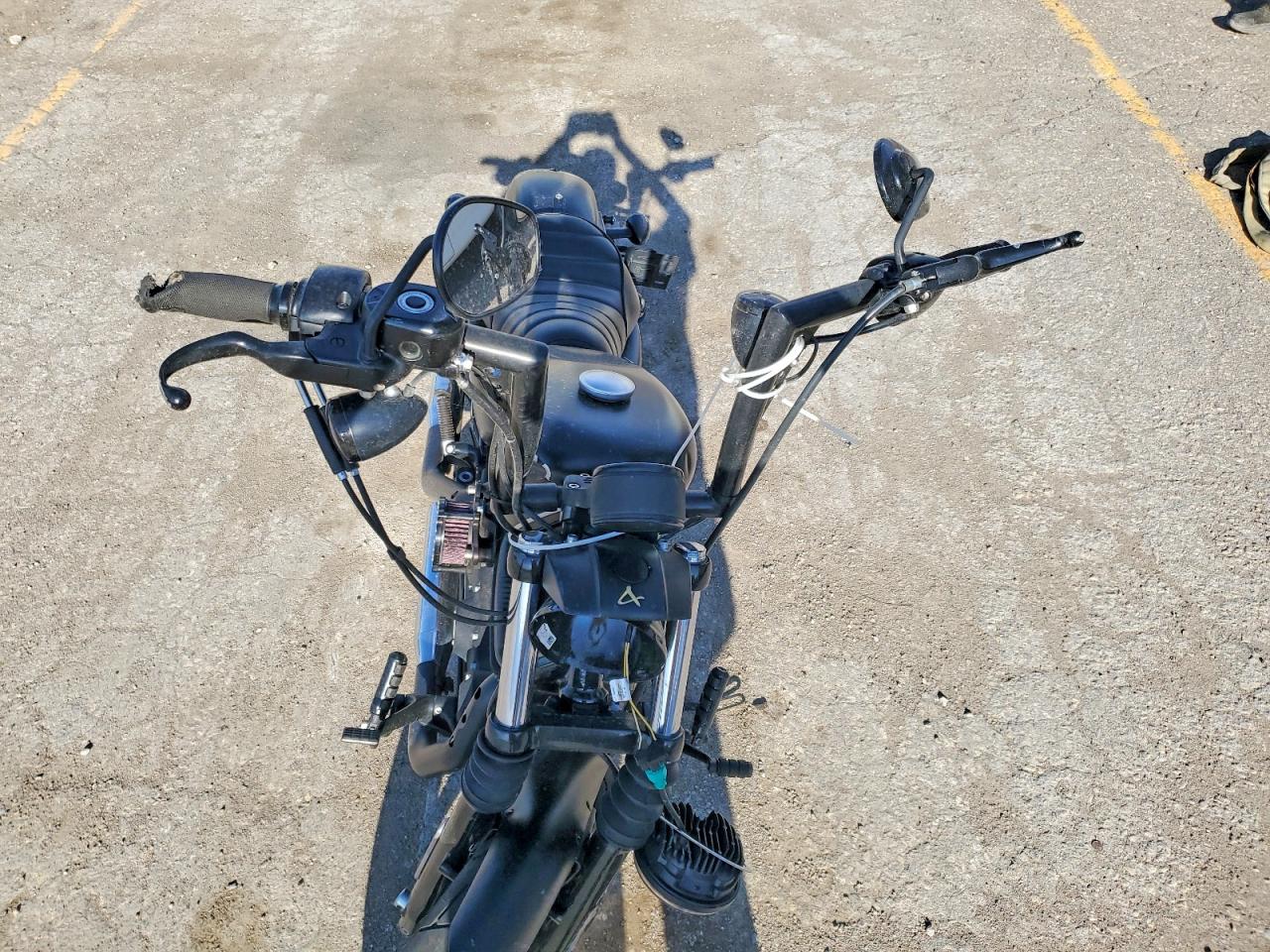 HARLEY-DAVIDSON XL883 2022 — 6