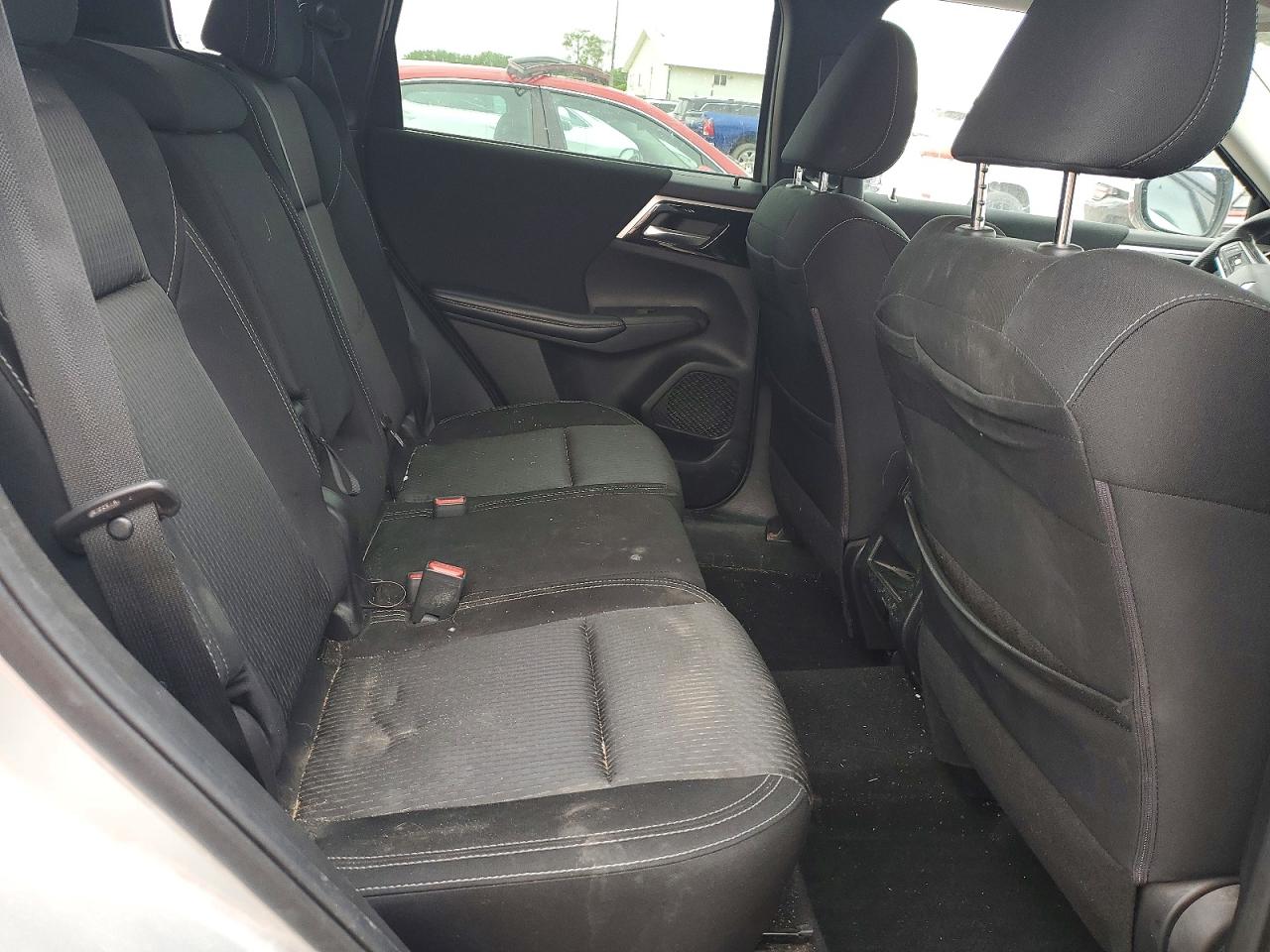 MITSUBISHI OUTLANDER 2022 — 12