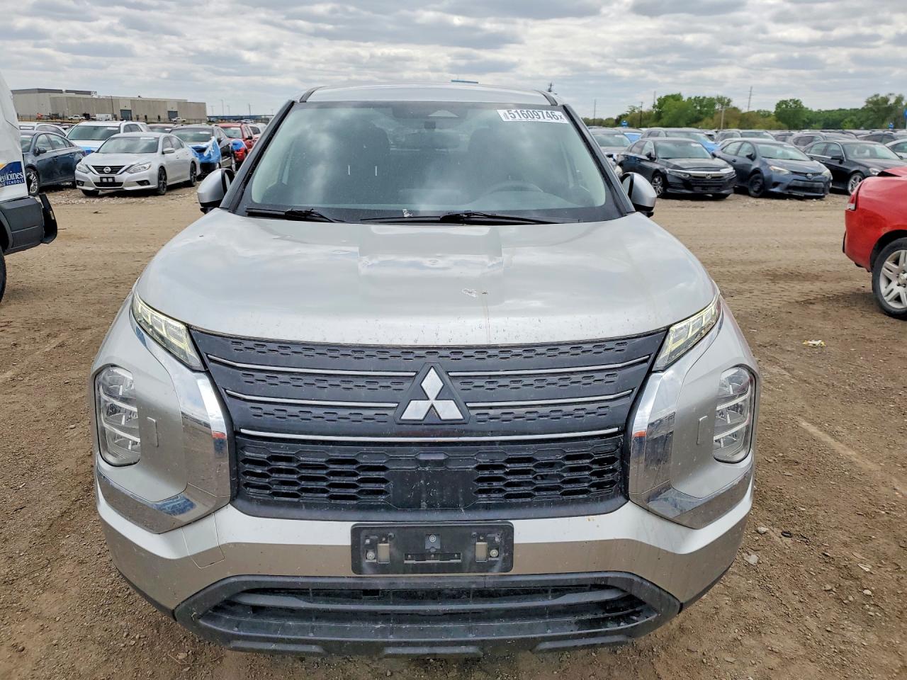 MITSUBISHI OUTLANDER 2022 — 6
