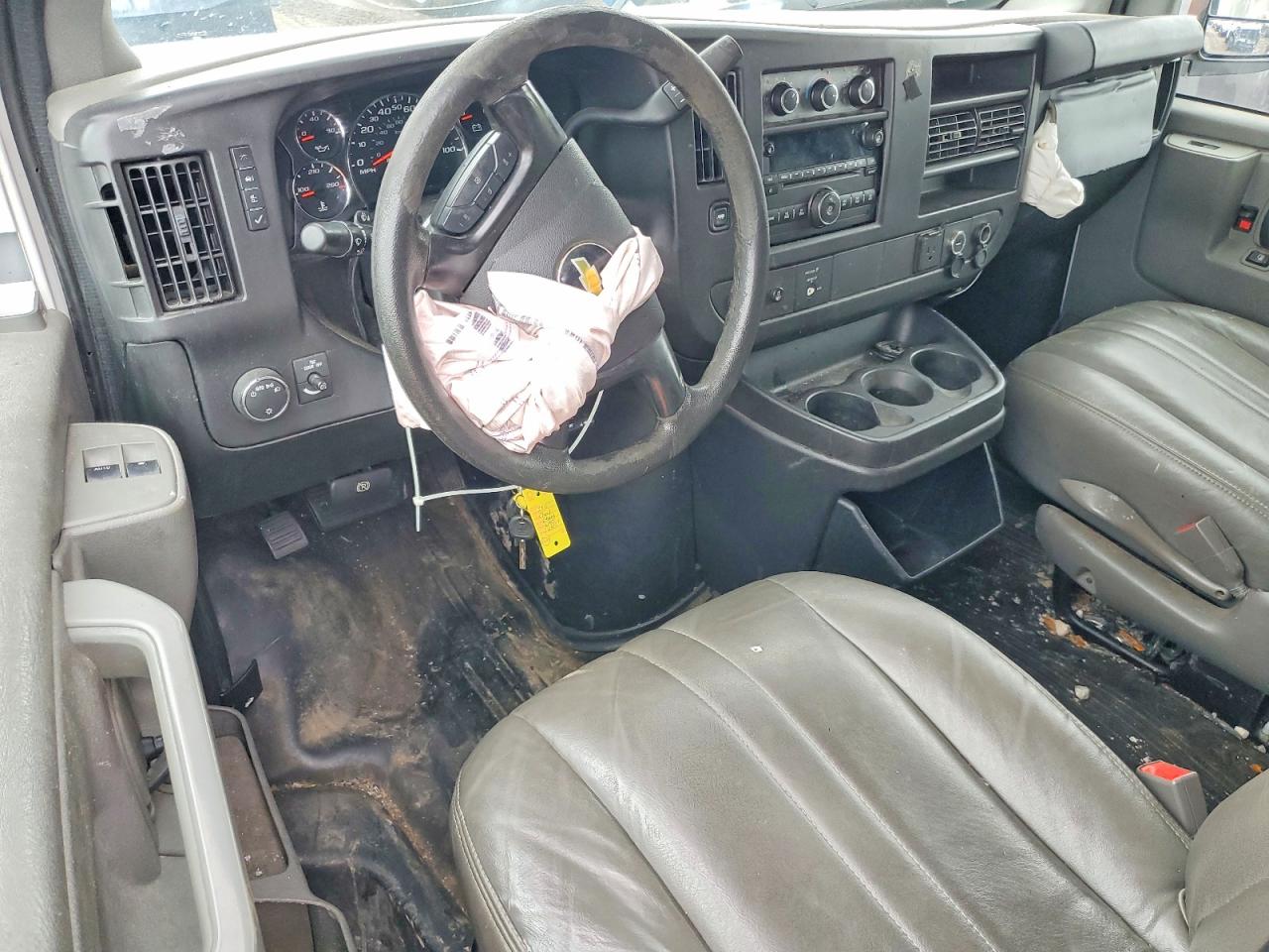 CHEVROLET EXPRESS G2500 2016 — 9