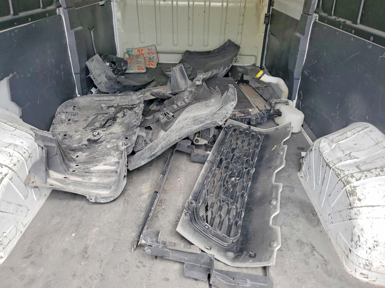 RAM PROMASTER 2500 2021 — 14