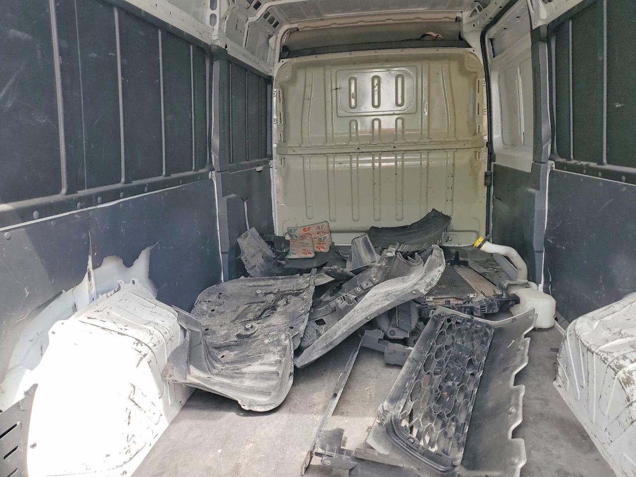 RAM PROMASTER 2500 2021 — 11