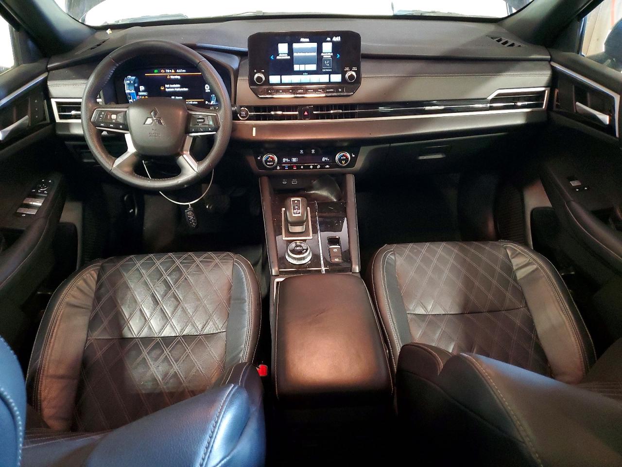 MITSUBISHI OUTLANDER 2023 — 9