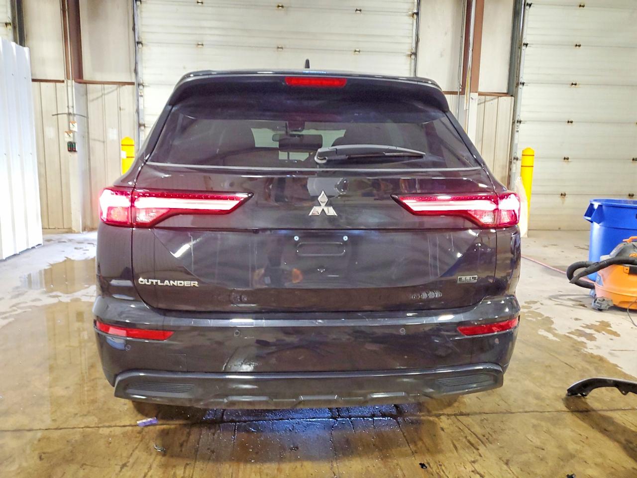 MITSUBISHI OUTLANDER 2023 — 7