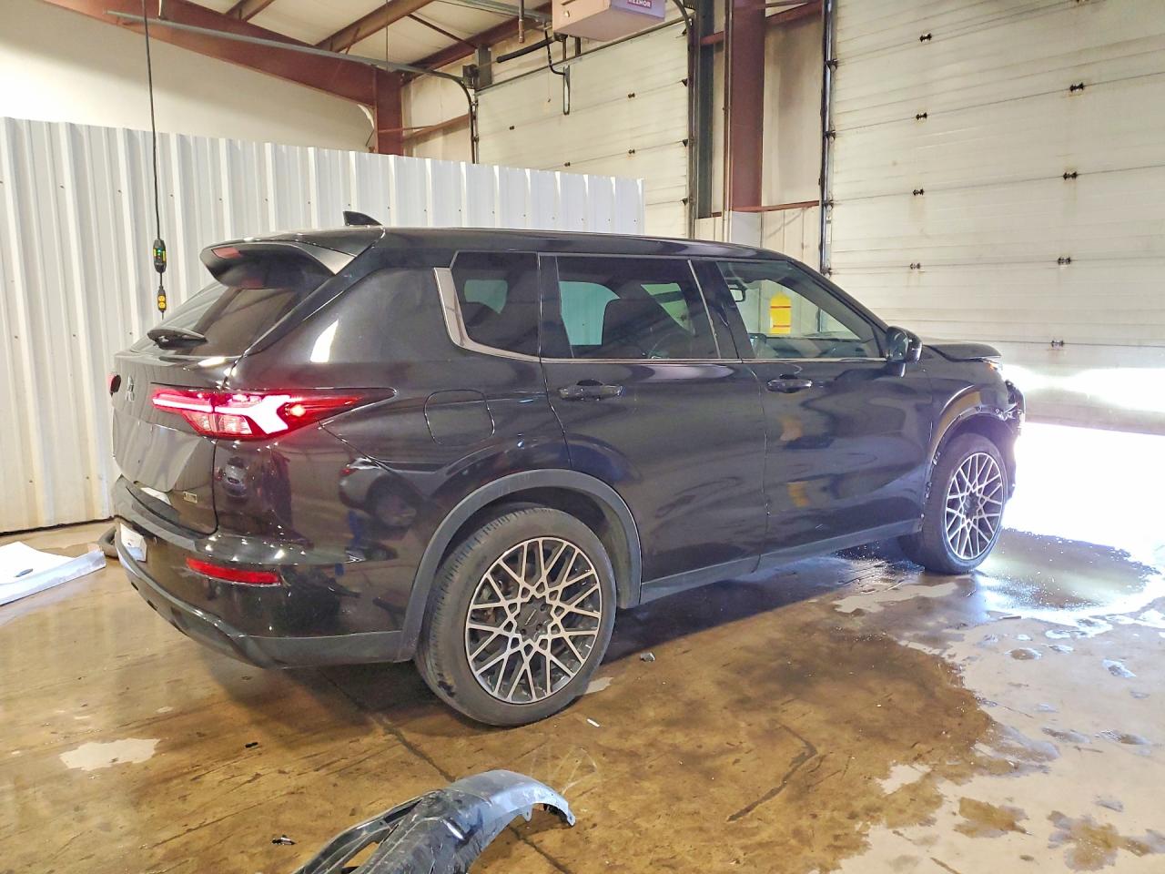 MITSUBISHI OUTLANDER 2023 — 4