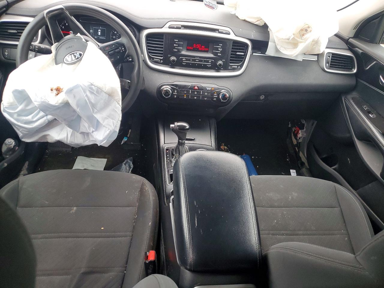 KIA SORENTO 2017 — 9