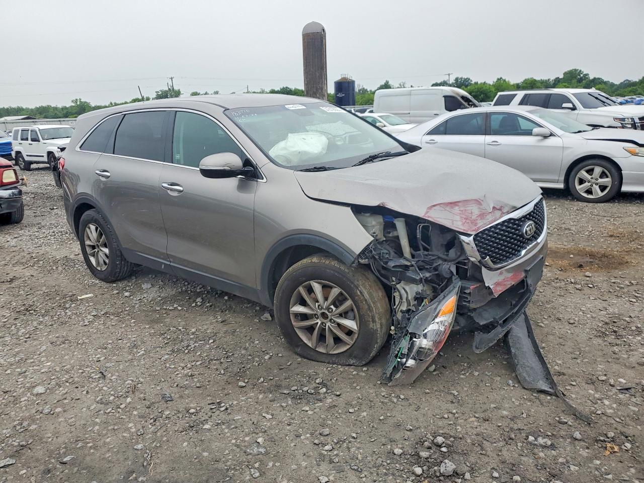 KIA SORENTO 2017 — 5