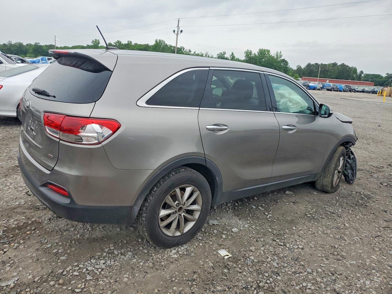 KIA SORENTO 2017 — 4