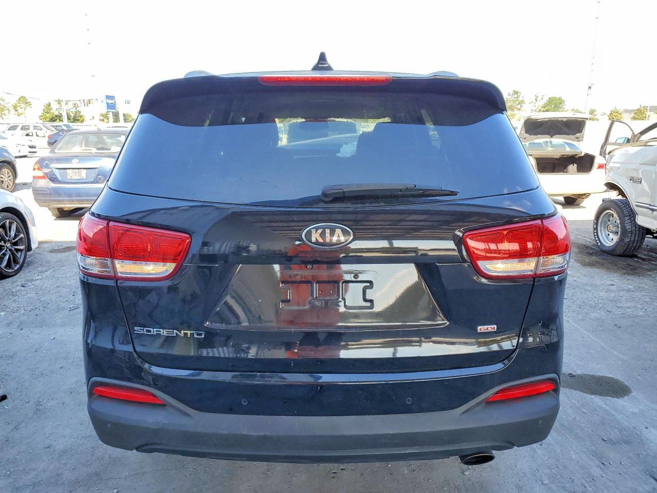 KIA SORENTO 2017 — 7