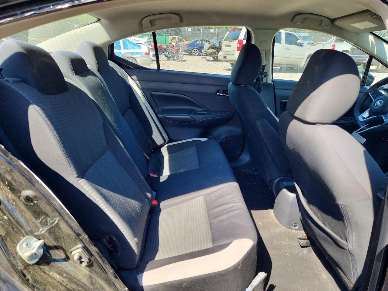NISSAN VERSA 2020 — 11