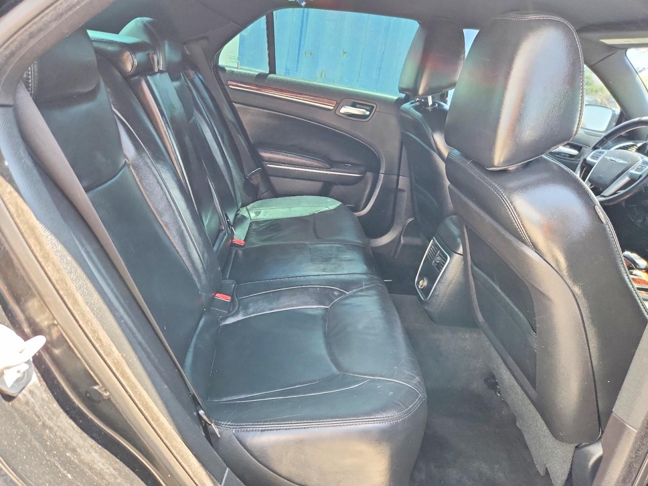 CHRYSLER 300 2012 — 11