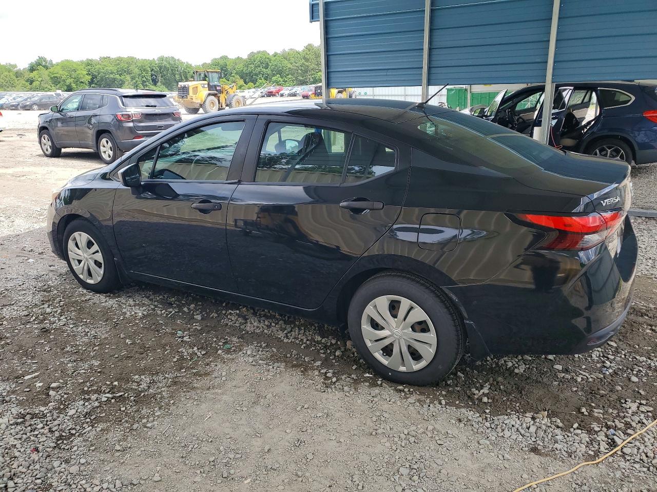 NISSAN VERSA 2020 — 3