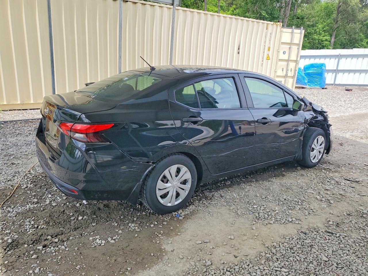 NISSAN VERSA 2020 — 4