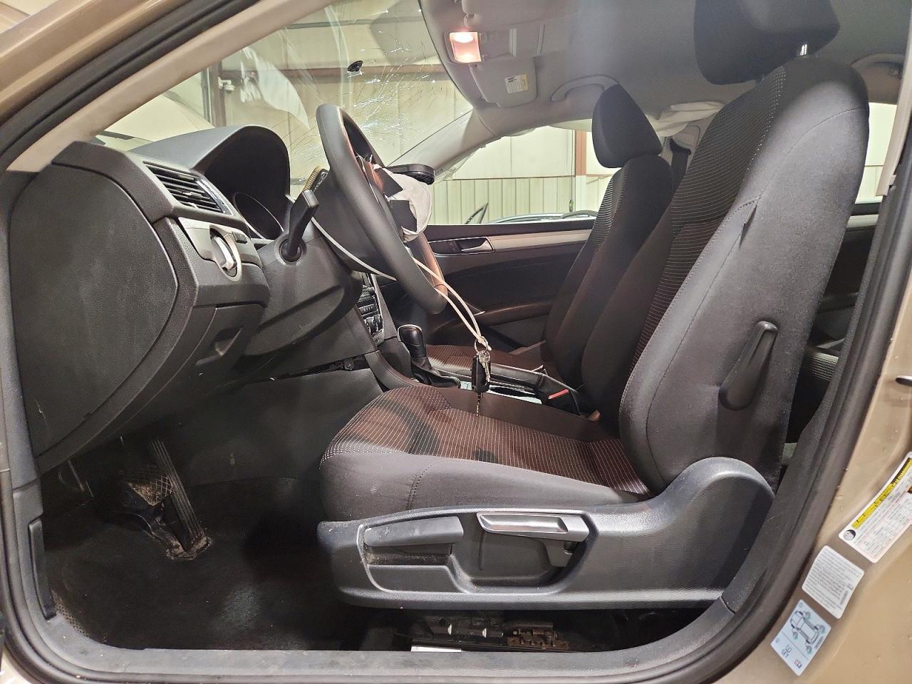 VOLKSWAGEN PASSAT 2016 — 8