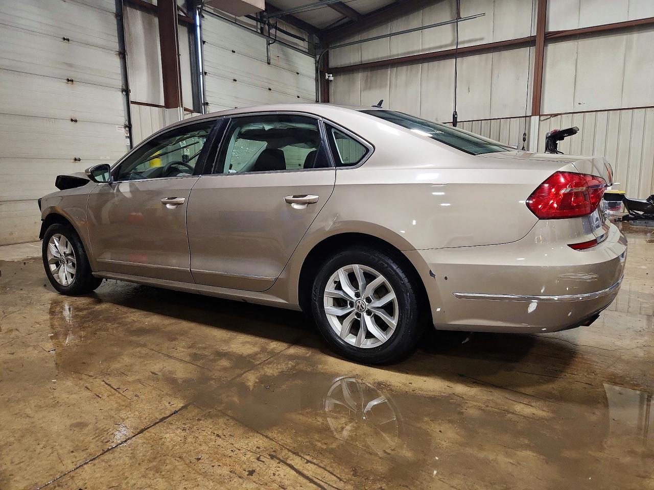 VOLKSWAGEN PASSAT 2016 — 3