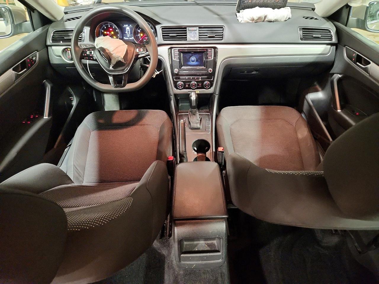 VOLKSWAGEN PASSAT 2016 — 9