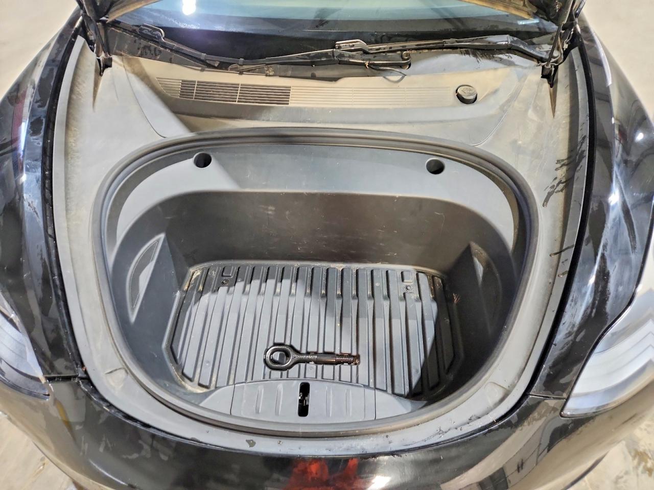 TESLA MODEL 3 2021 — 12