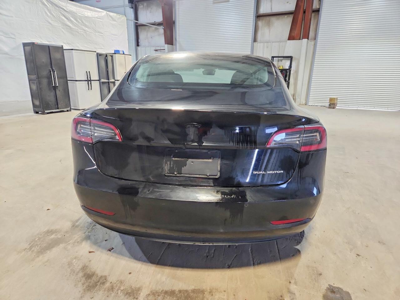 TESLA MODEL 3 2021 — 7