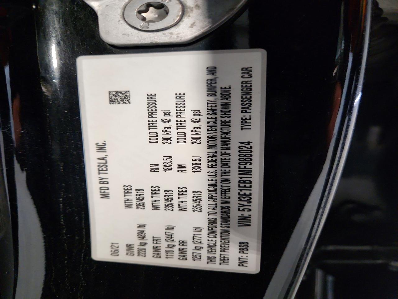 TESLA MODEL 3 2021 — 14