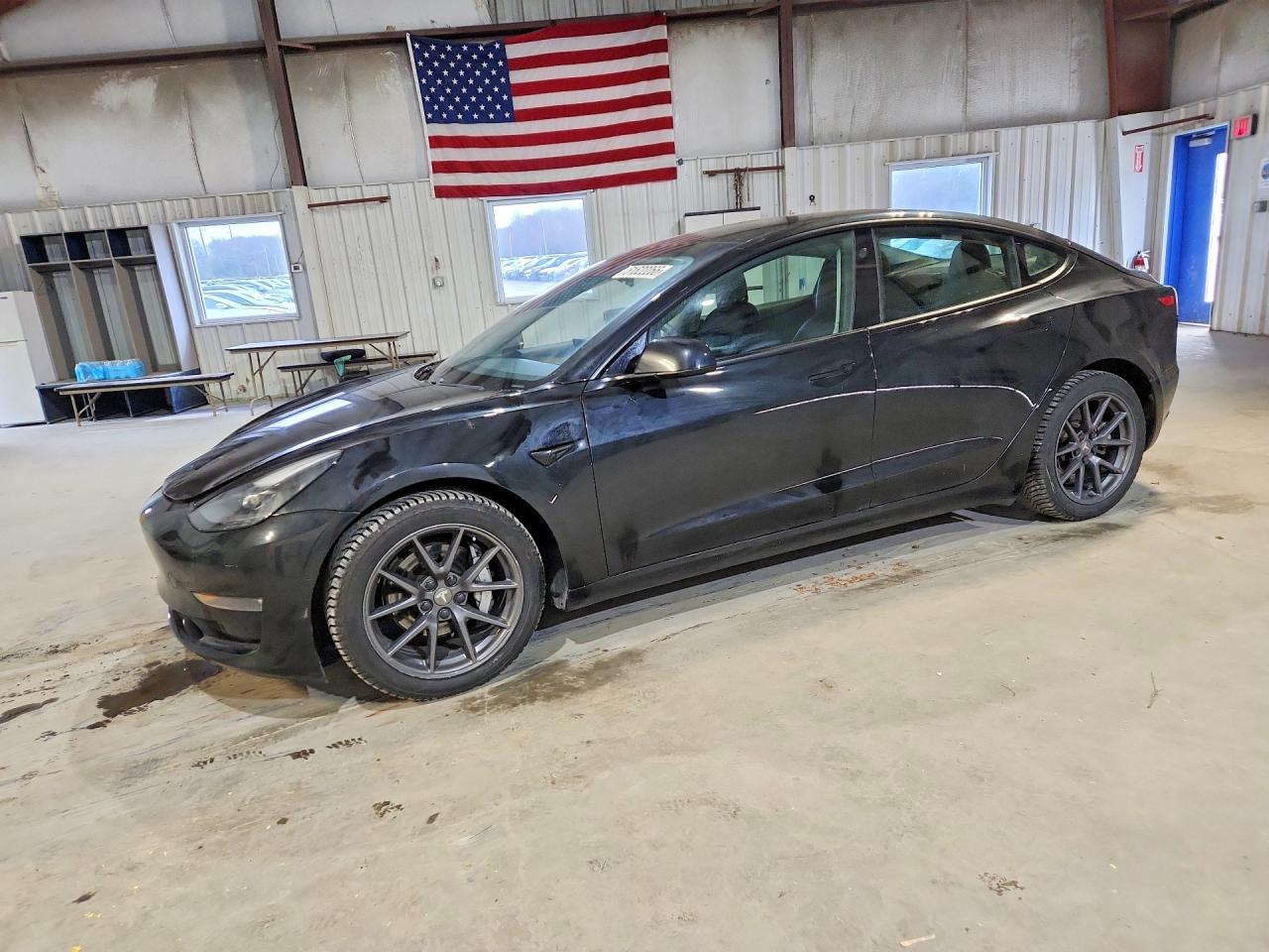TESLA MODEL 3 2021 — 2