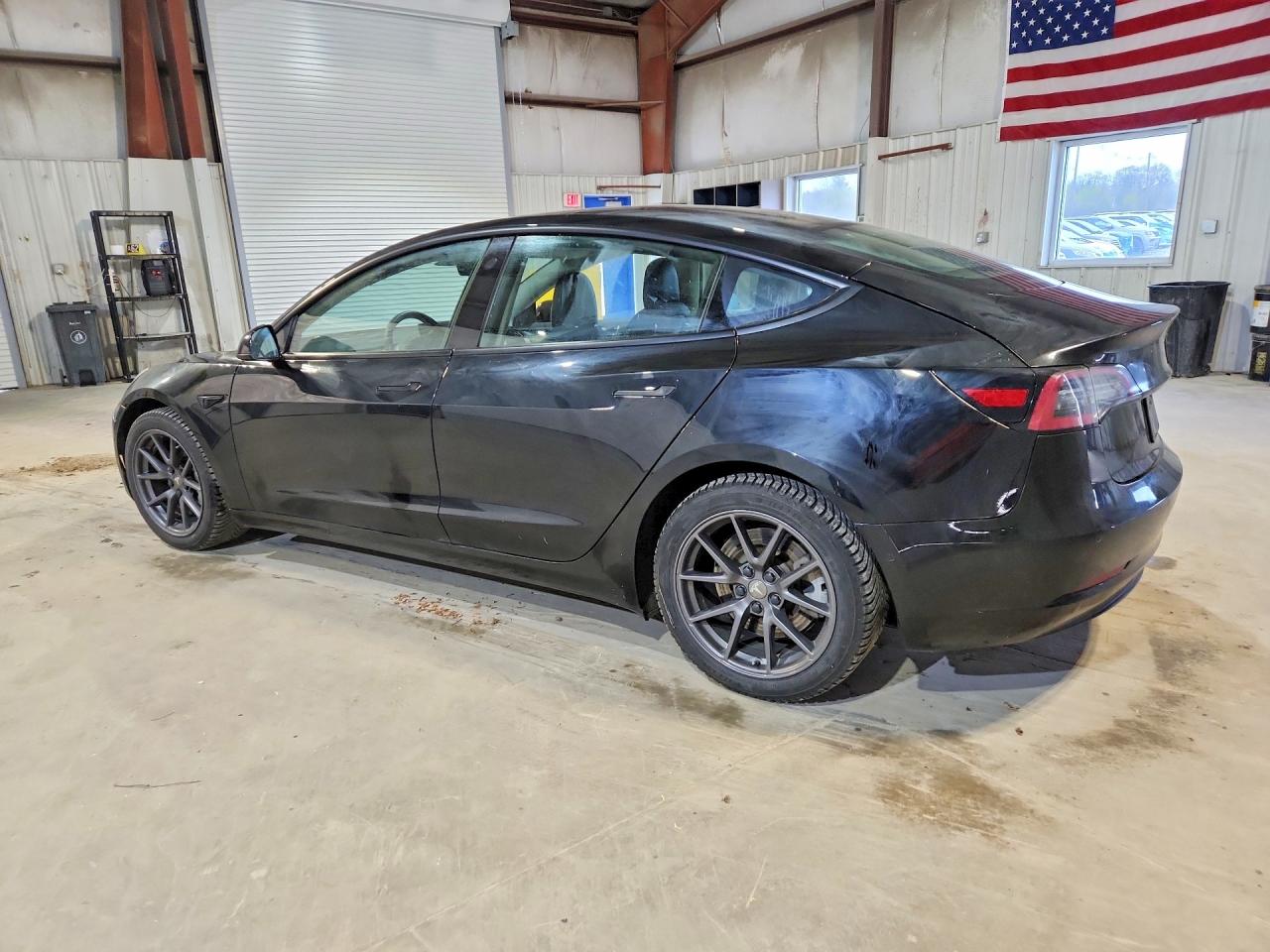 TESLA MODEL 3 2021 — 3
