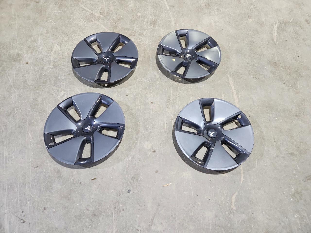 TESLA MODEL 3 2021 — 13