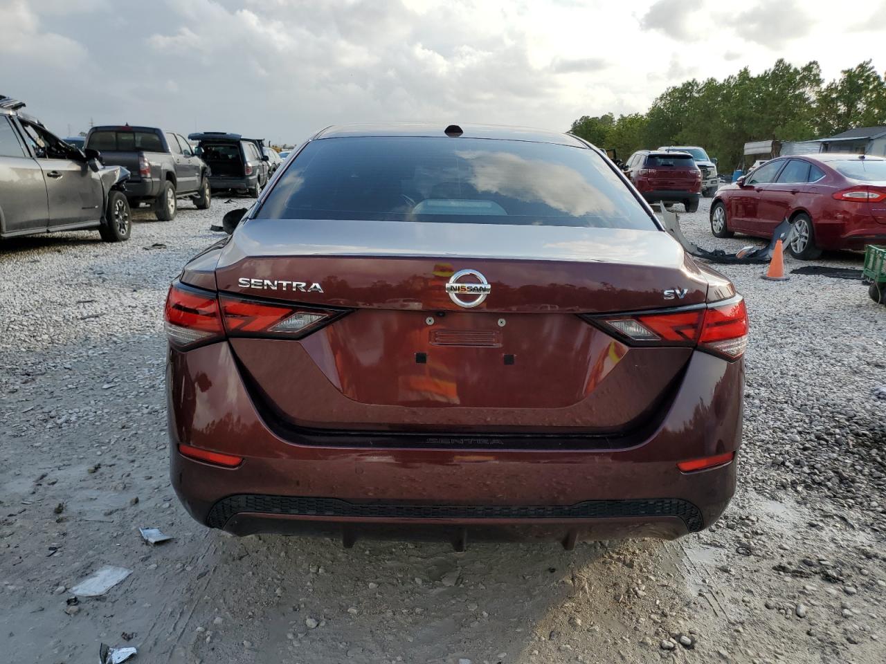 NISSAN SENTRA 2022 — 7