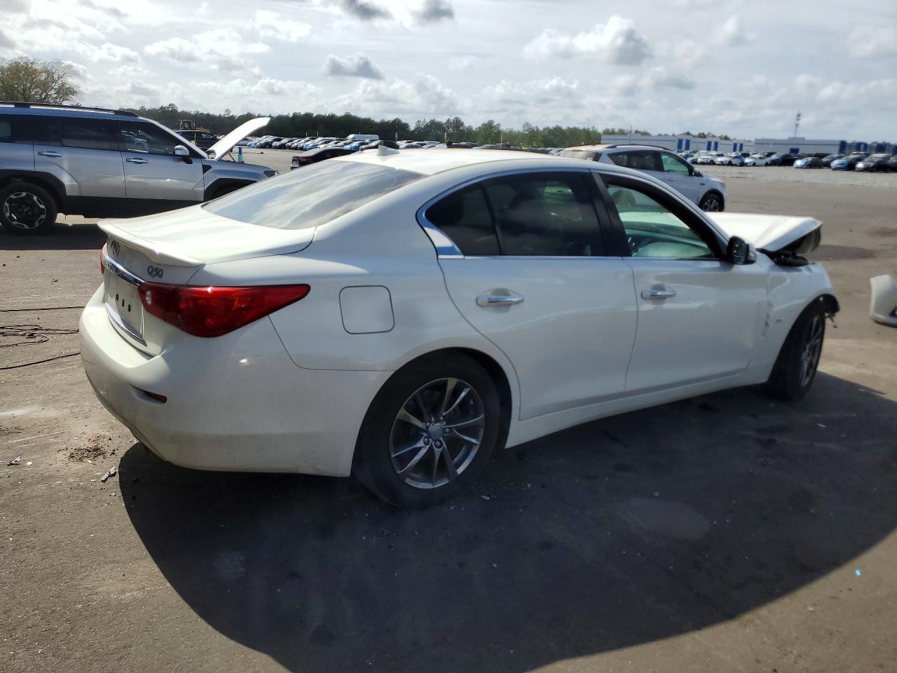 INFINITI Q50 2015 — 4