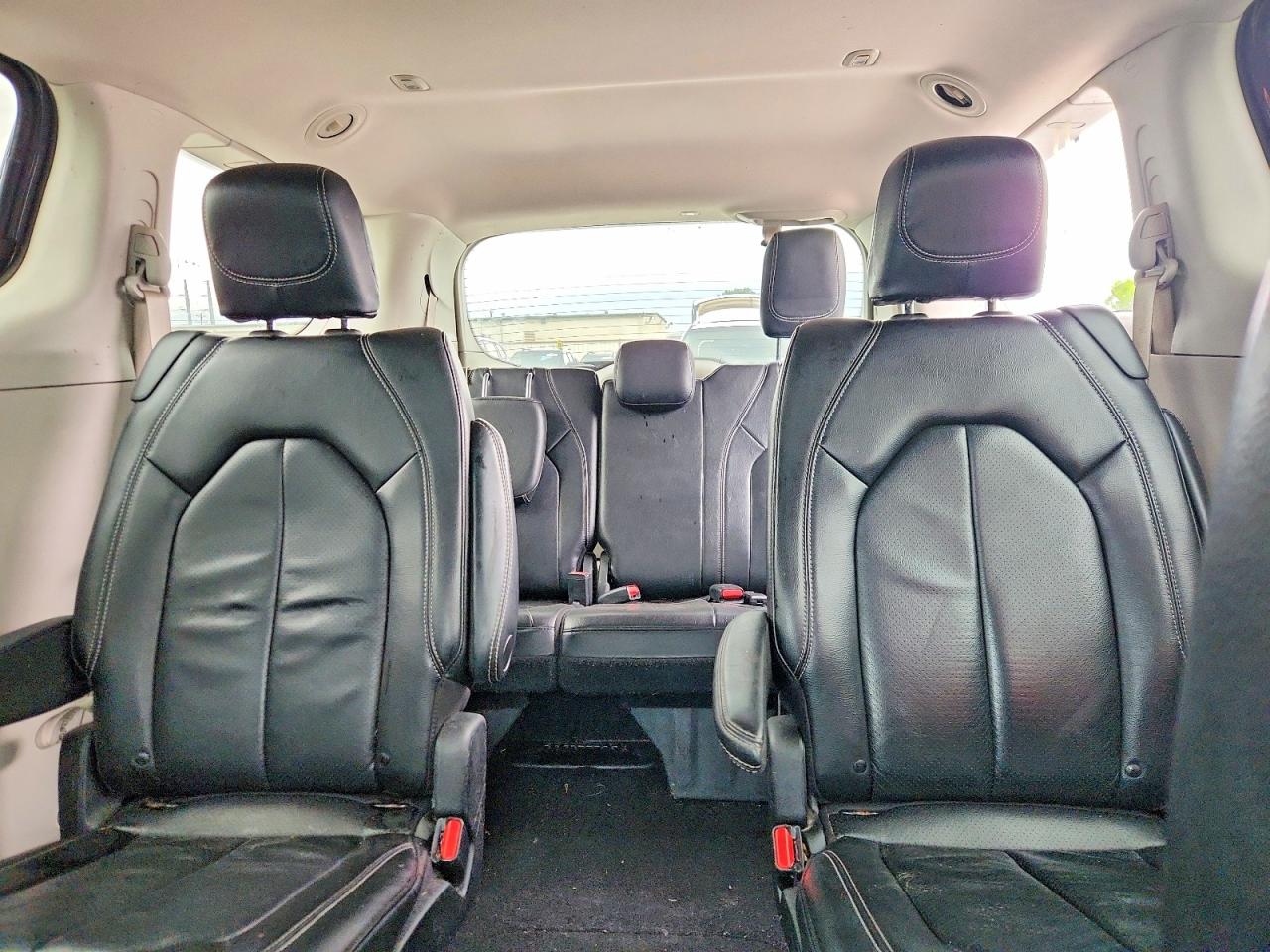 CHRYSLER PACIFICA 2022 — 11