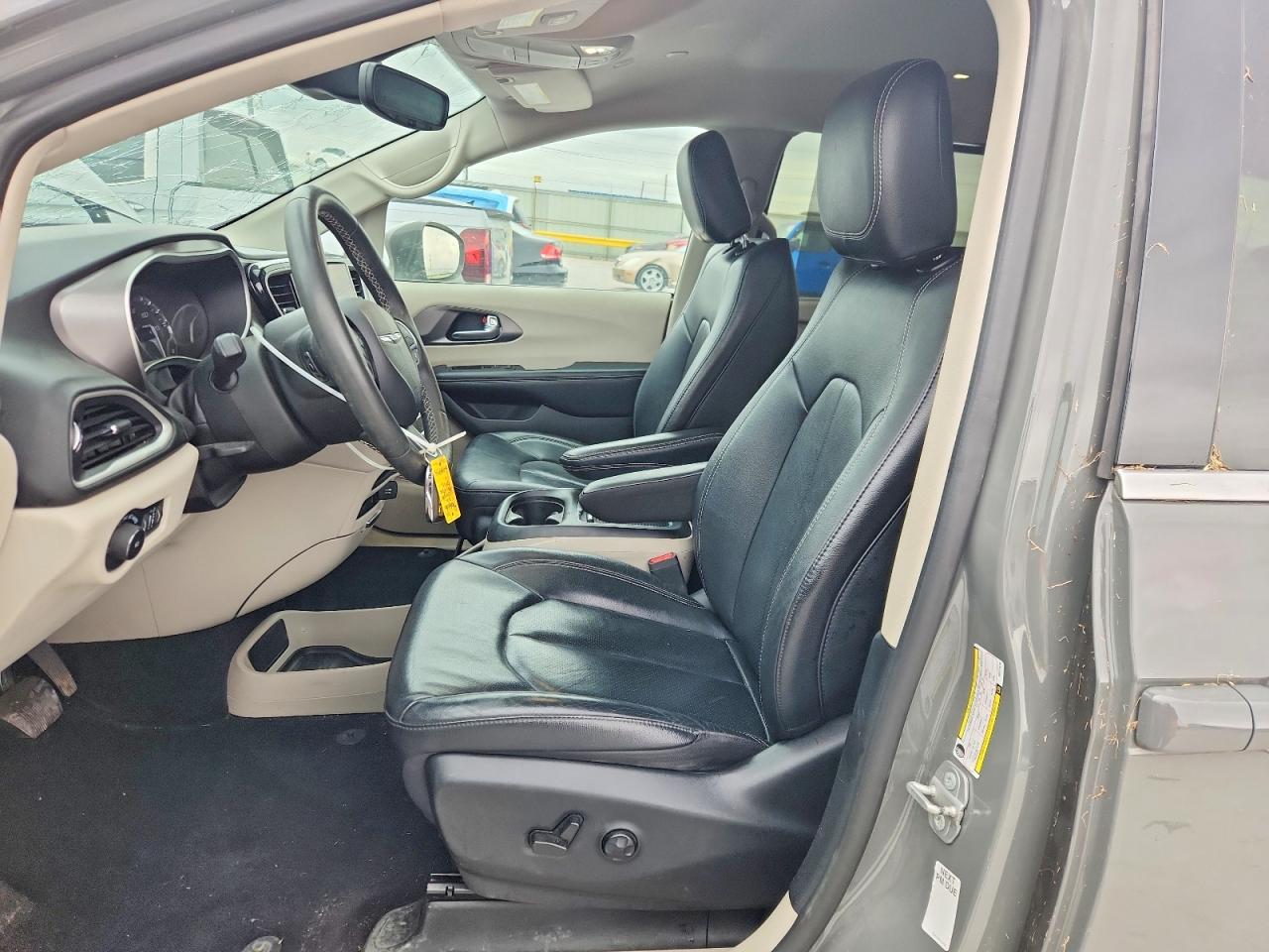 CHRYSLER PACIFICA 2022 — 8