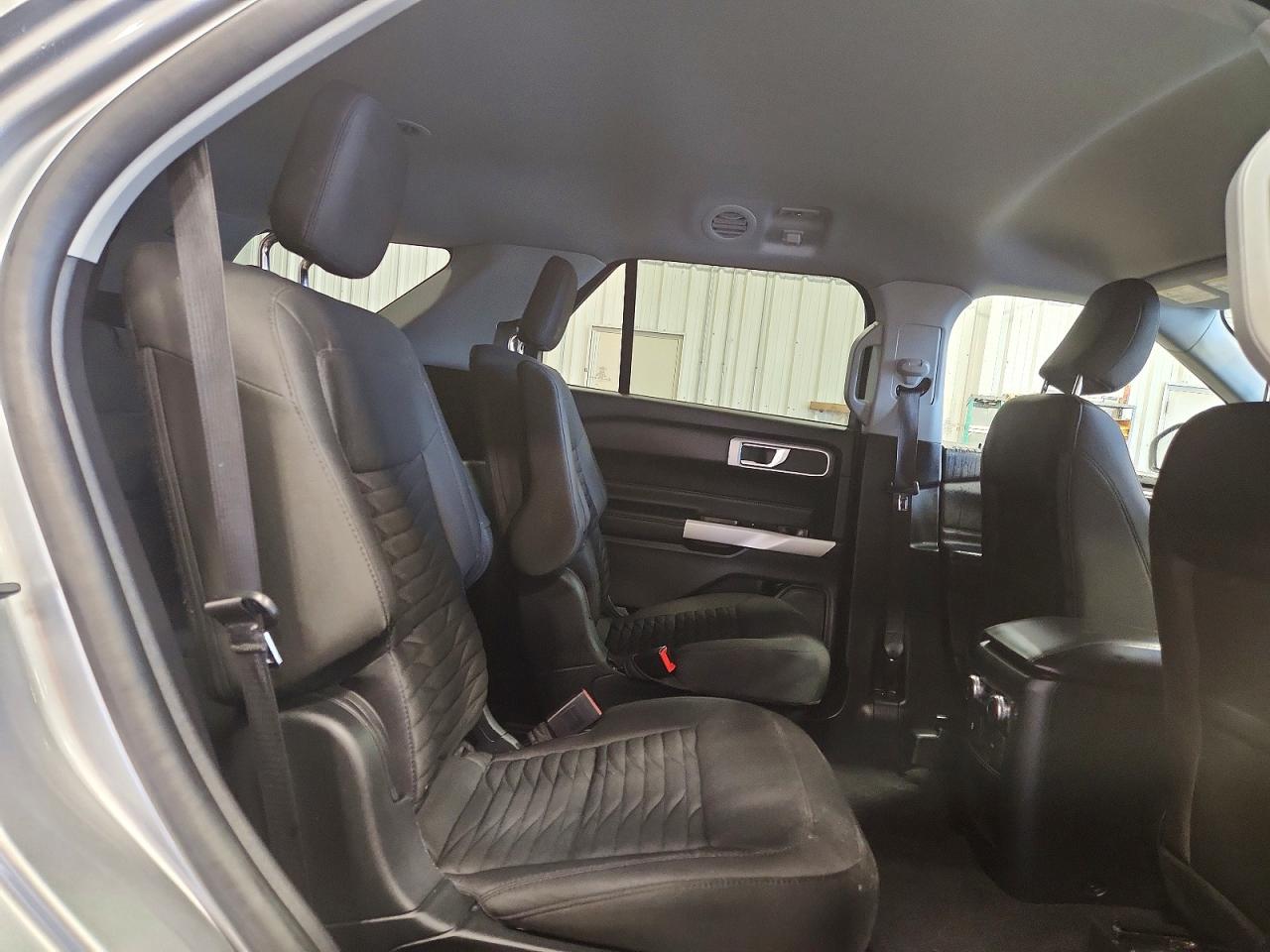 FORD EXPLORER 2021 — 12