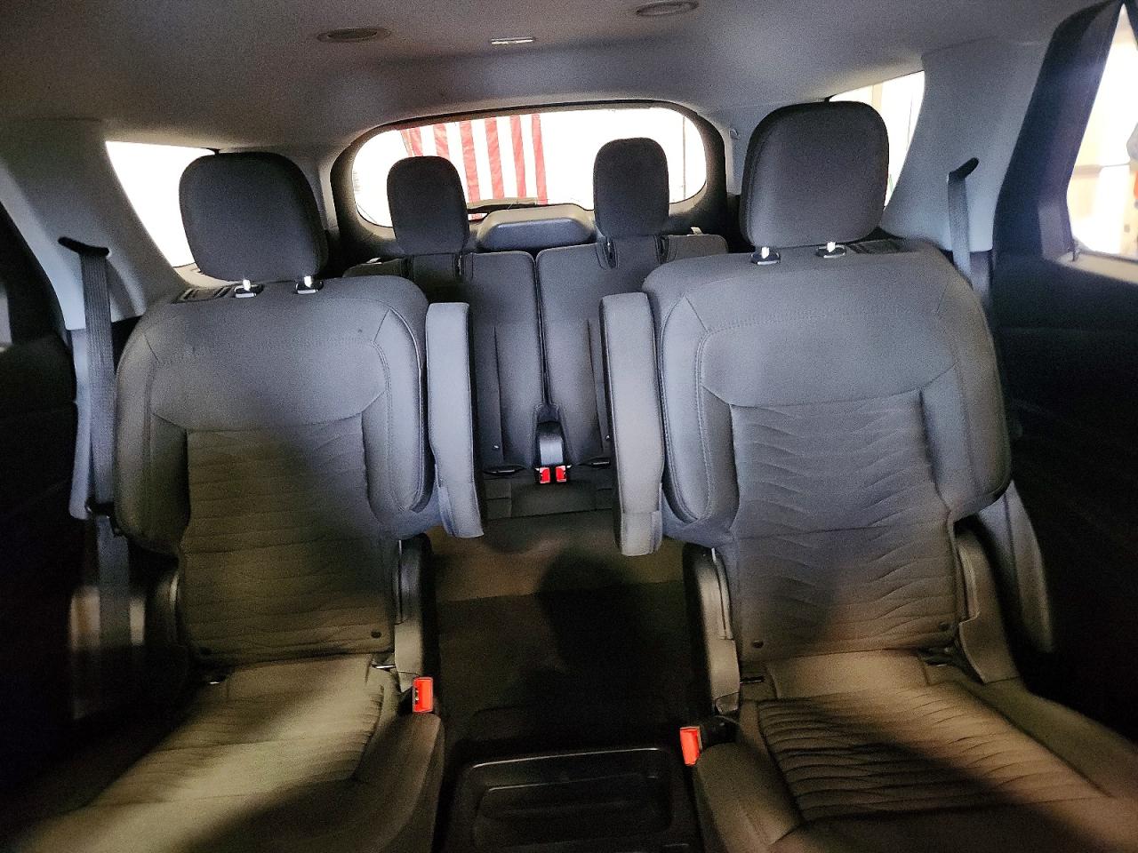 FORD EXPLORER 2021 — 11