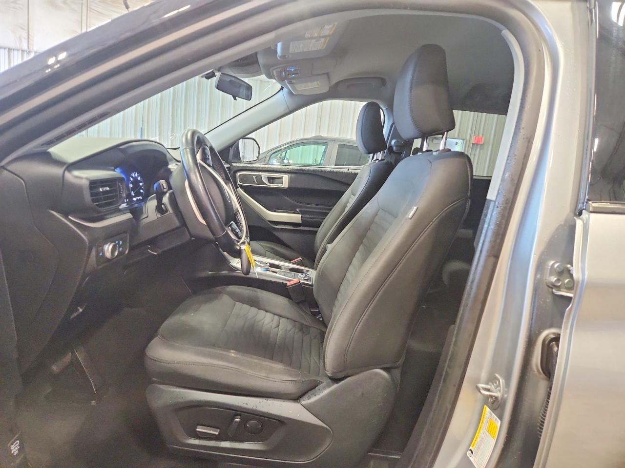 FORD EXPLORER 2021 — 8