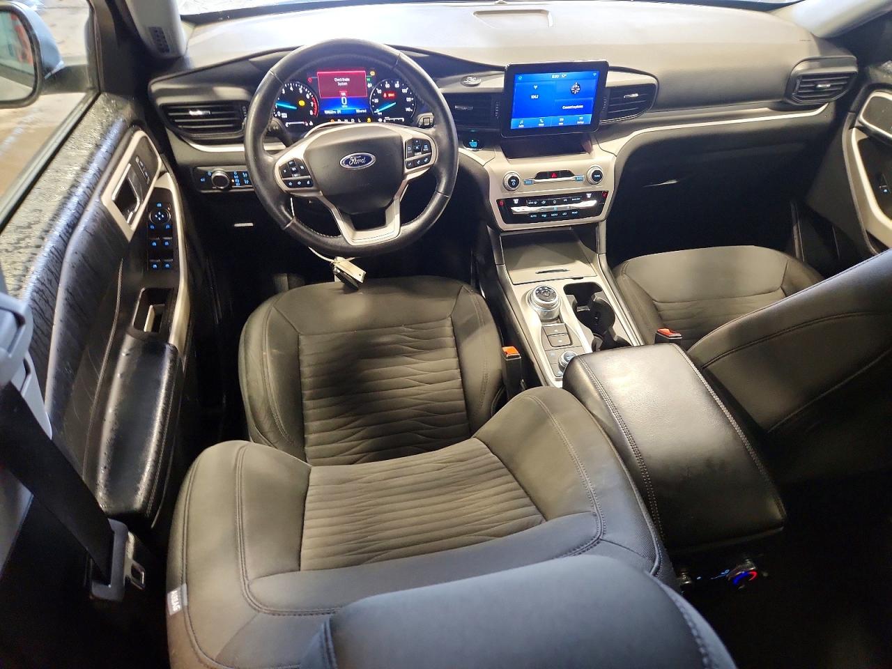 FORD EXPLORER 2021 — 9